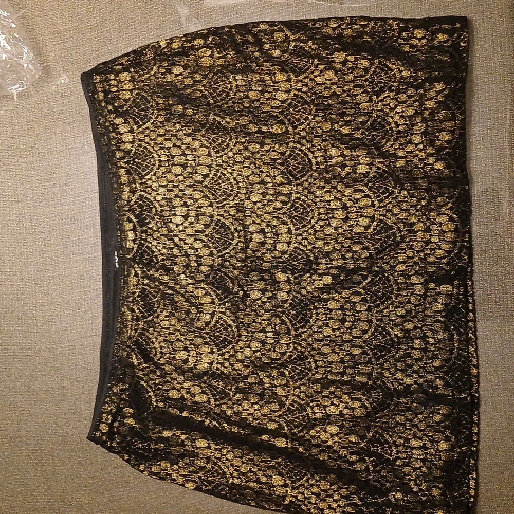 EXPRESS STRETCH SKIRT  SIZE SMALL NWT